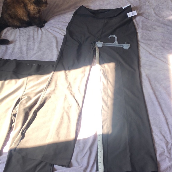 2 pairs of Old Navy Powersoft Flare Extra High Rise. - Picture 7 of 9